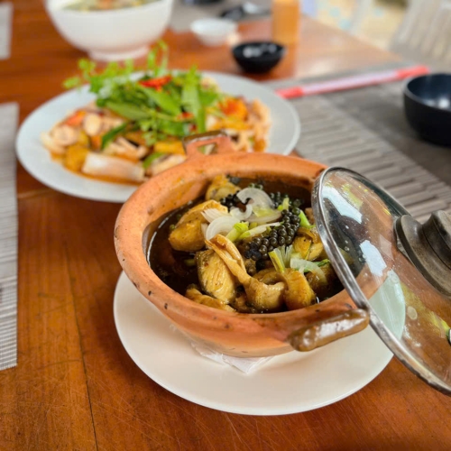 Bữa cơm gia đình Việt